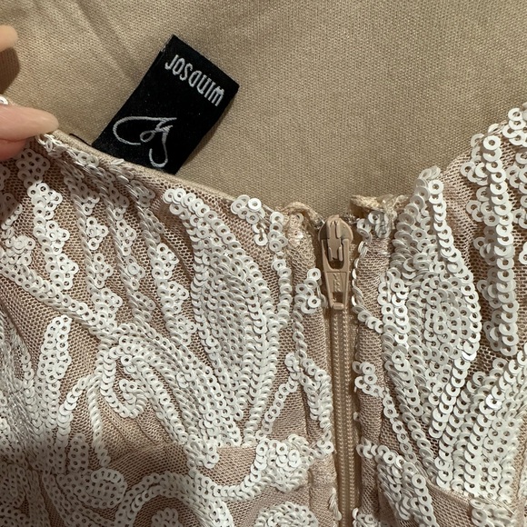 Short dress - Picture 2 of 3